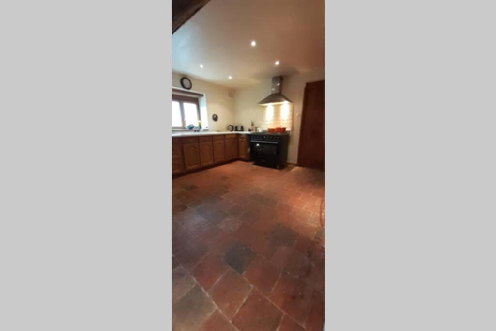 Private Farmhouse For Six In The Countryside Saint-Pierre-sur-Orthe Eksteriør bilde