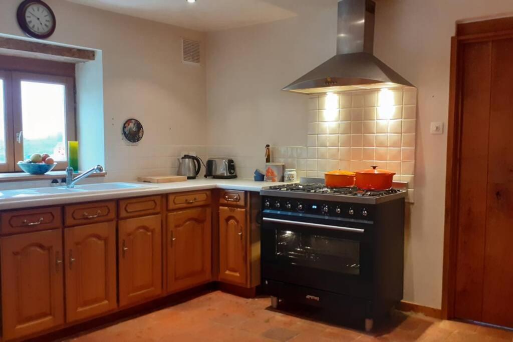 Private Farmhouse For Six In The Countryside Saint-Pierre-sur-Orthe Eksteriør bilde