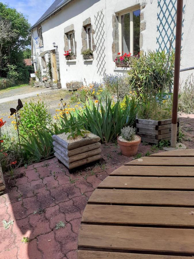 Private Farmhouse For Six In The Countryside Saint-Pierre-sur-Orthe Eksteriør bilde